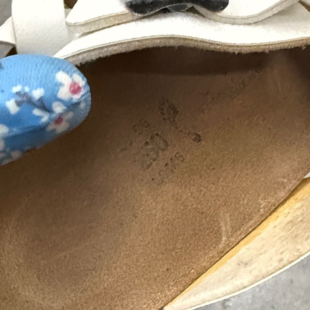 Birkenstock White Cross-Strap Sandals with Buckle - Picture 5 of 5